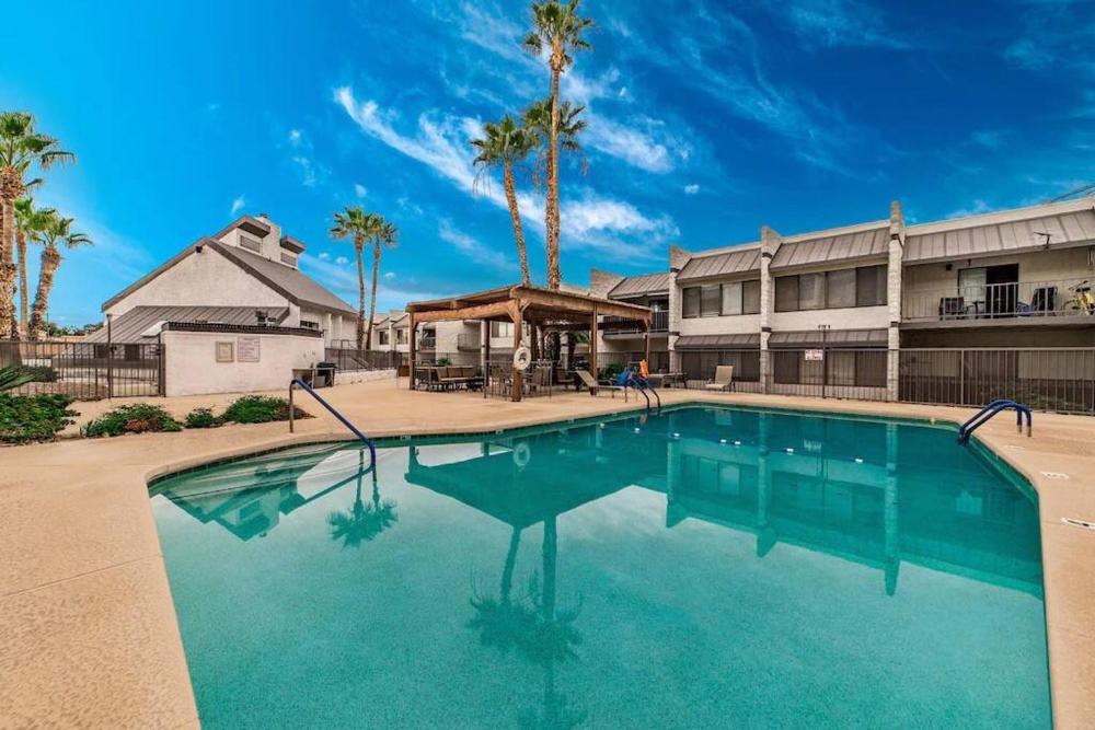 Bright Eastside 2BD 2BA Retreat w Pool and Parking